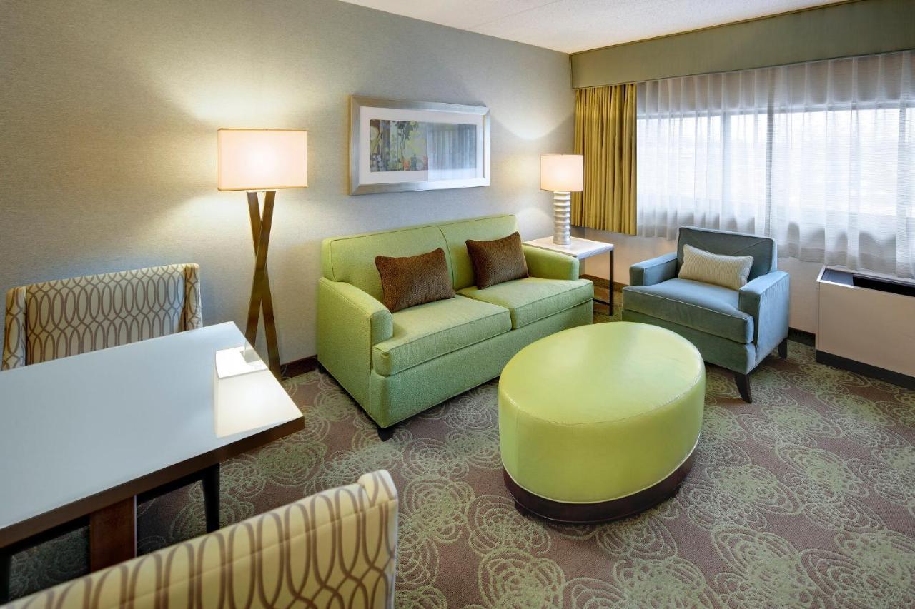 Crowne Plaza Lansing By Ihg Hotel Exterior foto