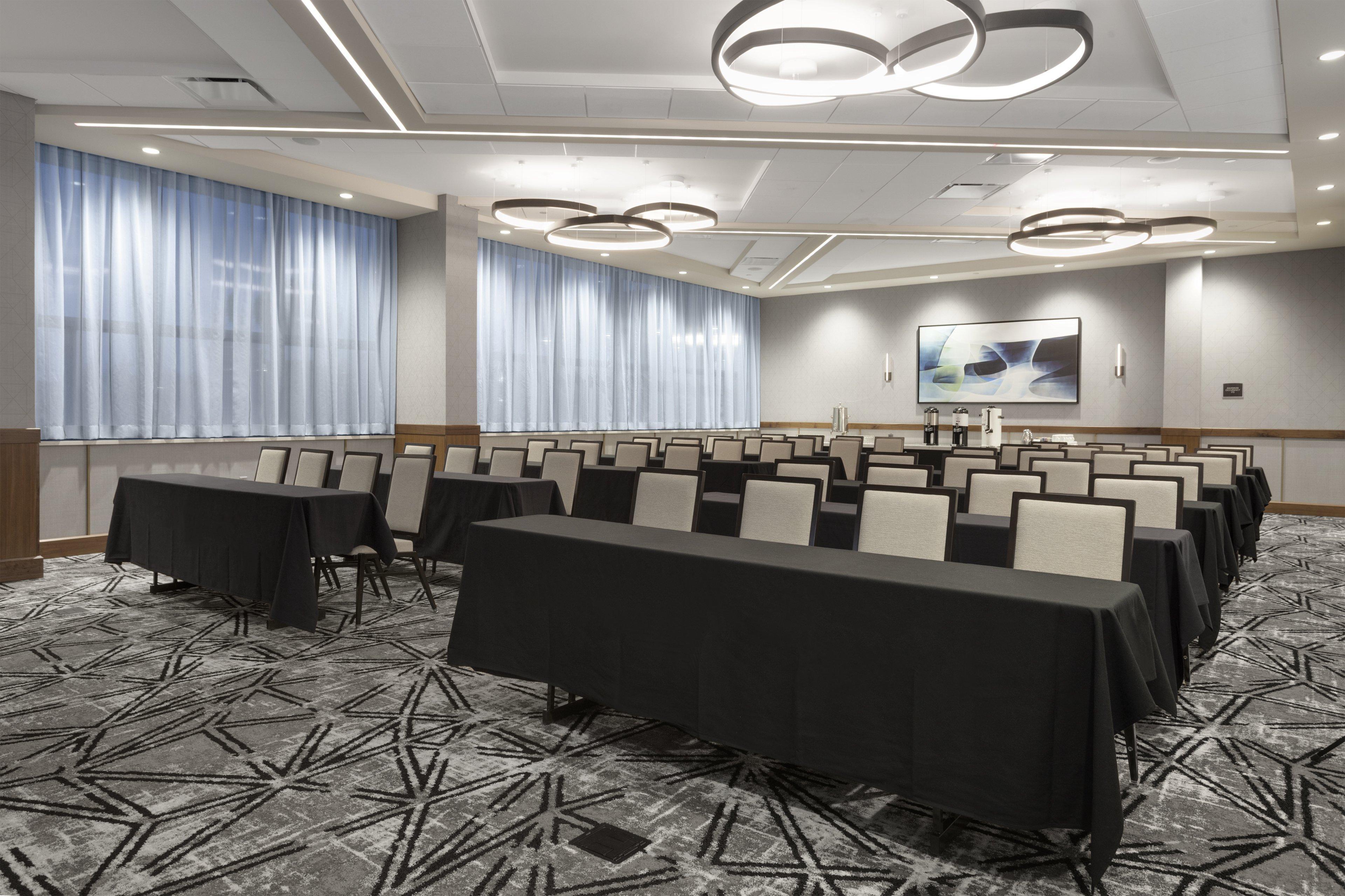 Crowne Plaza Lansing By Ihg Hotel Exterior foto