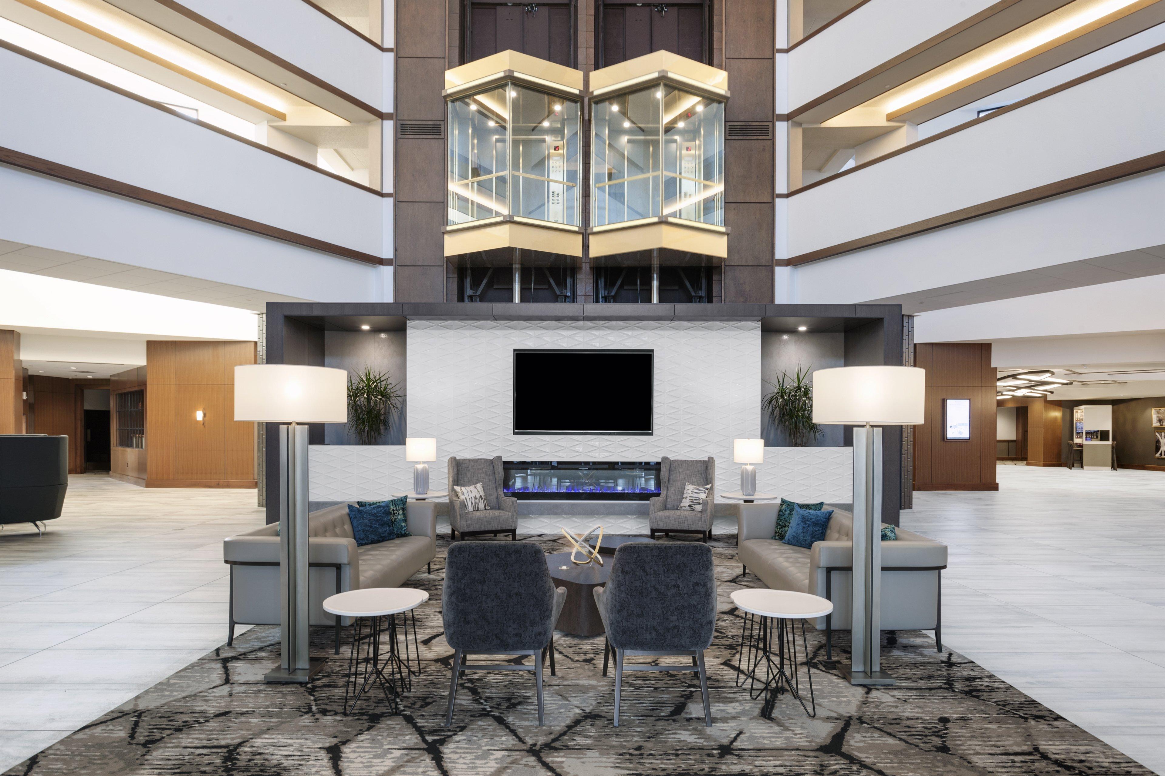 Crowne Plaza Lansing By Ihg Hotel Exterior foto