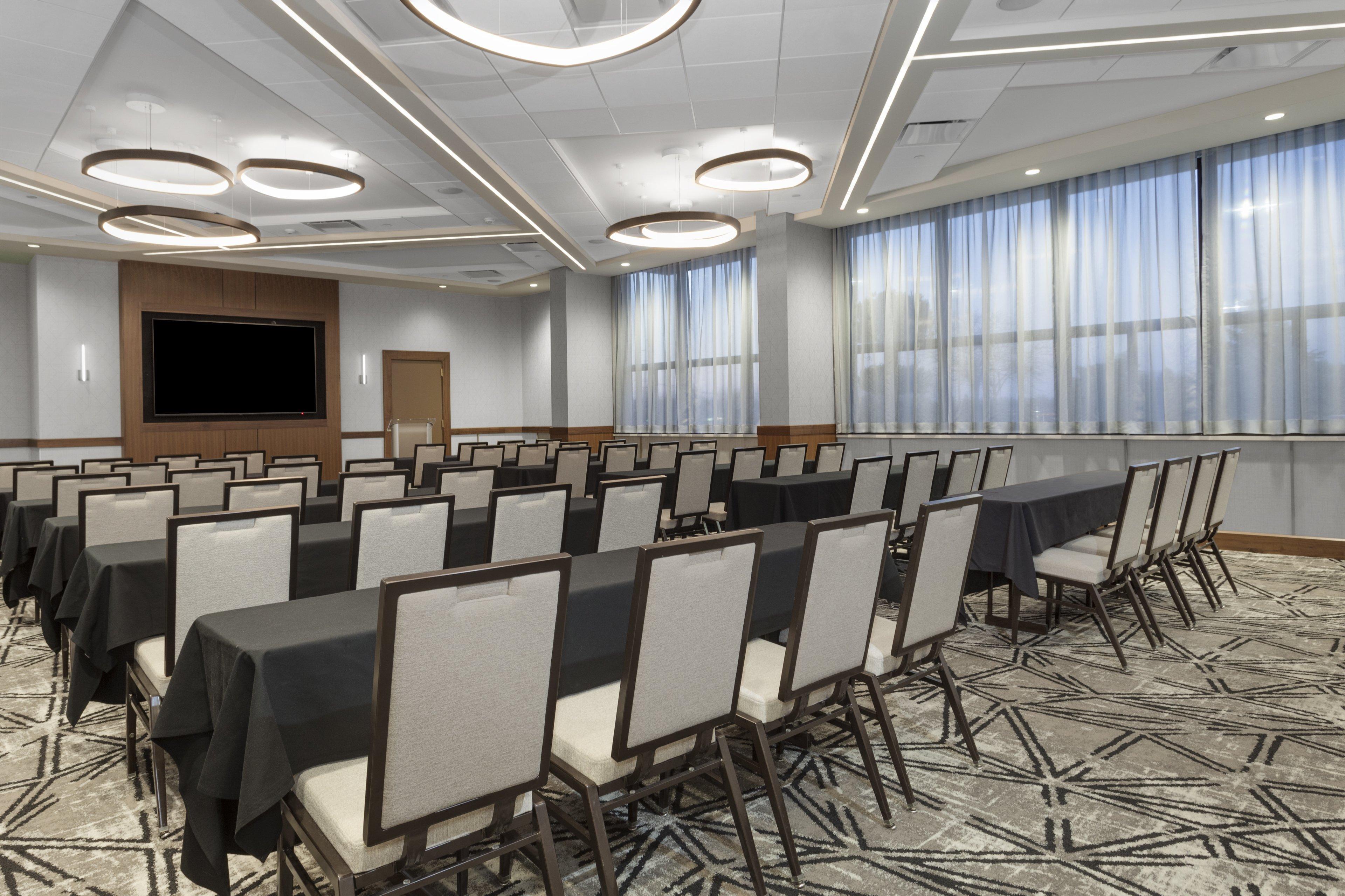 Crowne Plaza Lansing By Ihg Hotel Exterior foto