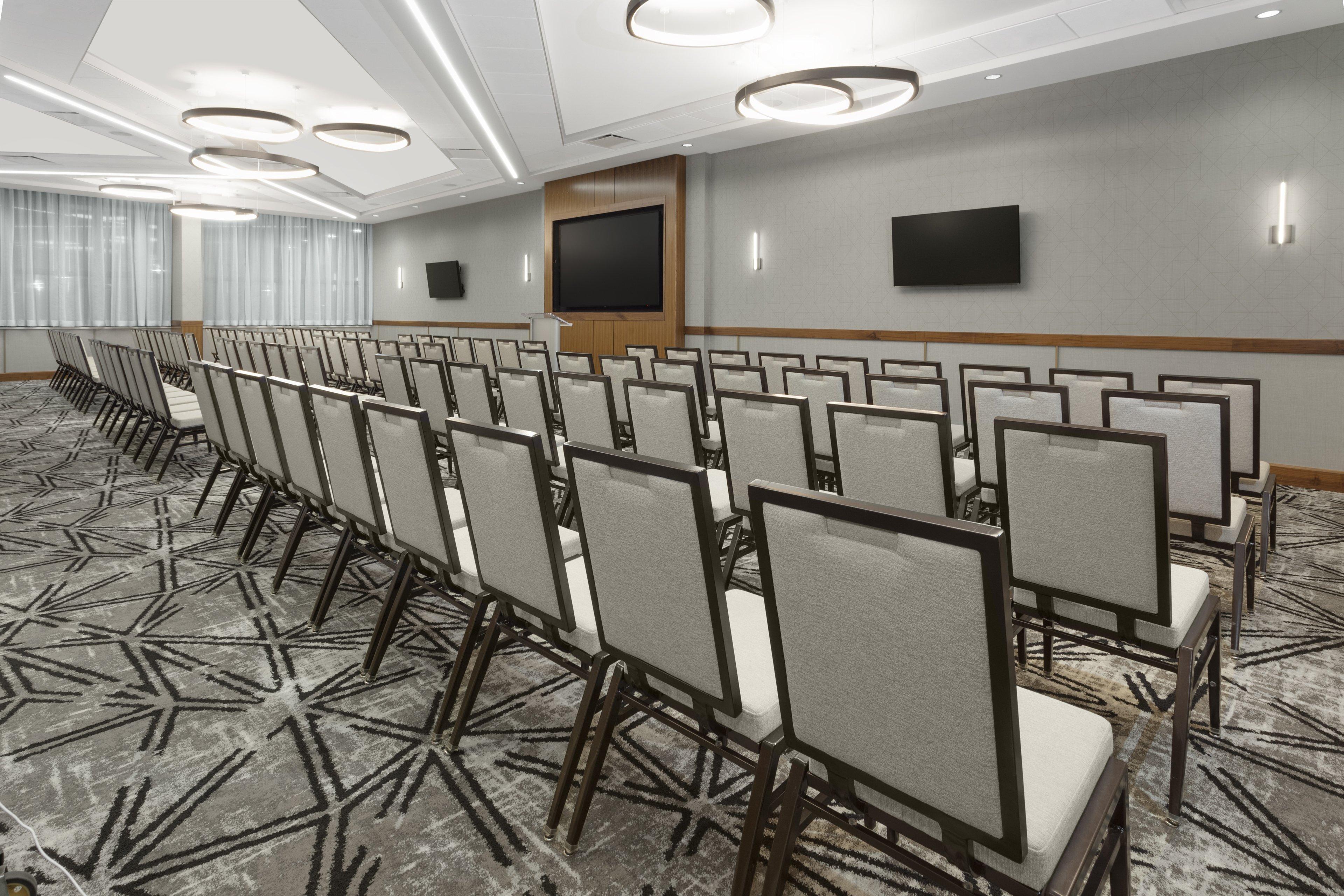 Crowne Plaza Lansing By Ihg Hotel Exterior foto
