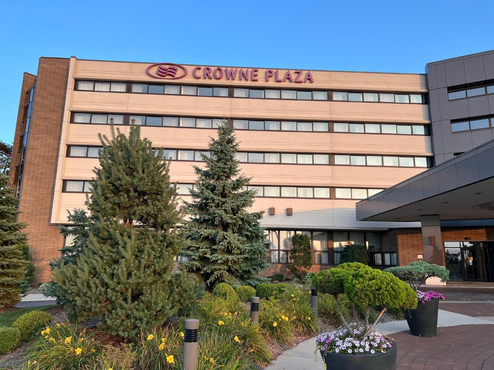 Crowne Plaza Lansing By Ihg Hotel Exterior foto